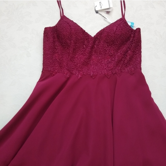New🎀 Alyce Paris lace beaded corset v-neck flare burgundy